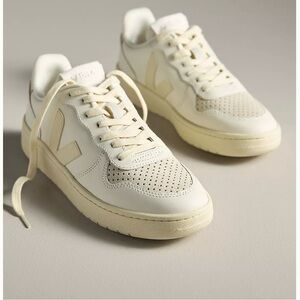 Veja V-10 White Sneakers size 7